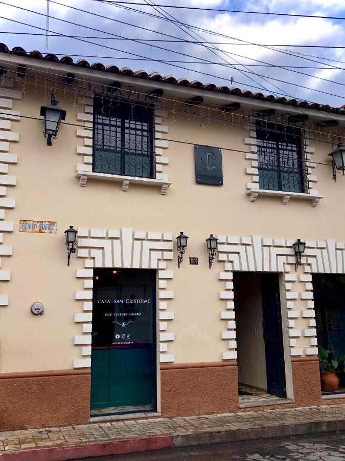 Хостел Casa San Cristobal Сан-Кристобаль-де-Ла-Касас Экстерьер фото