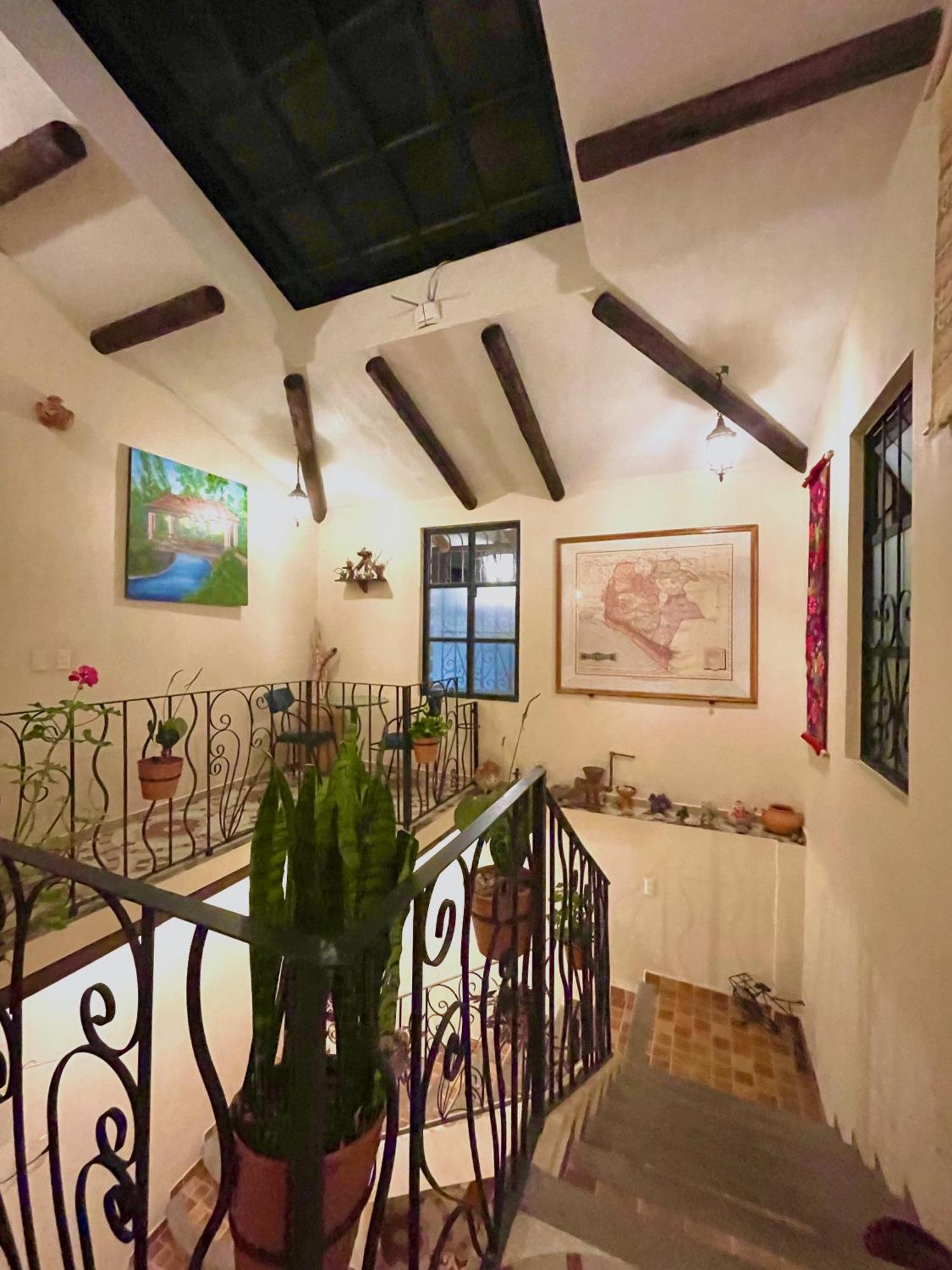 Хостел Casa San Cristobal Сан-Кристобаль-де-Ла-Касас Экстерьер фото