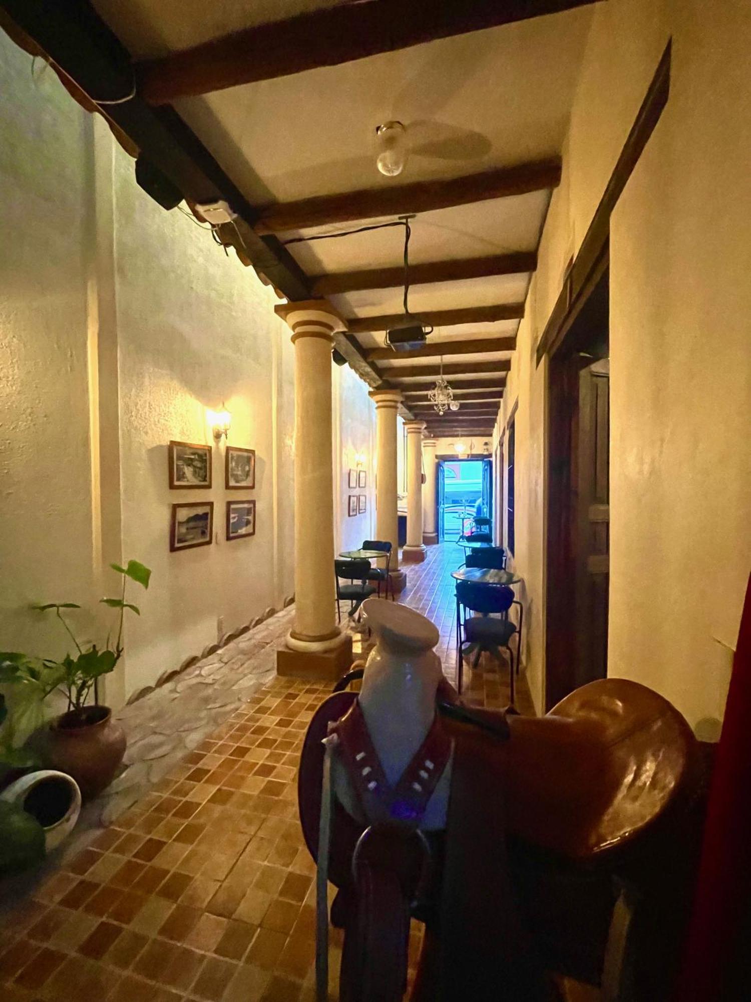 Хостел Casa San Cristobal Сан-Кристобаль-де-Ла-Касас Экстерьер фото