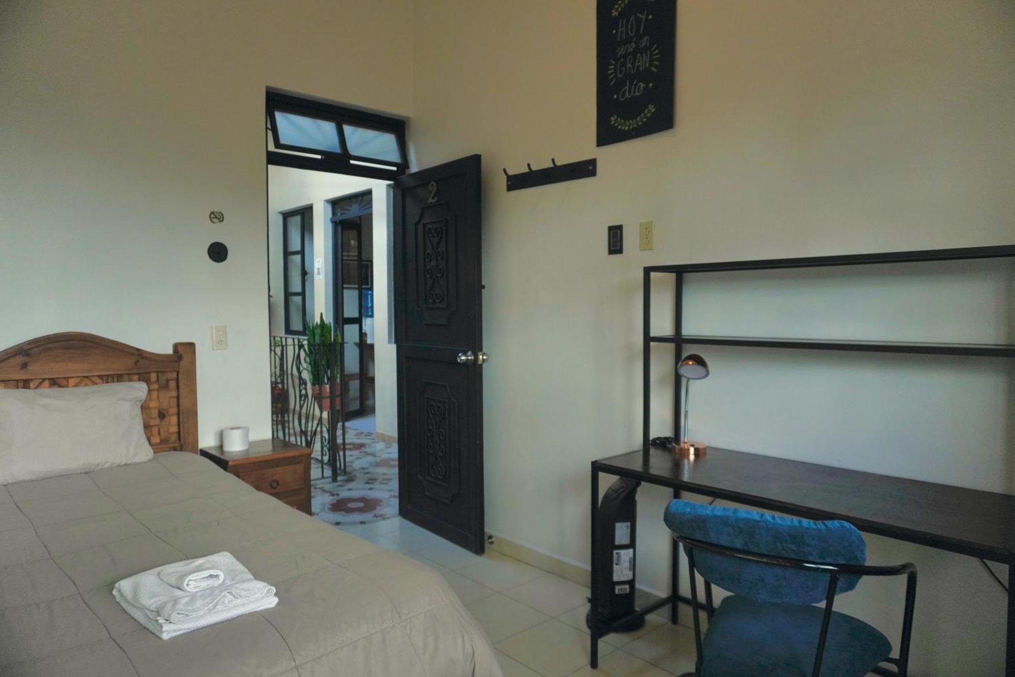 Хостел Casa San Cristobal Сан-Кристобаль-де-Ла-Касас Экстерьер фото
